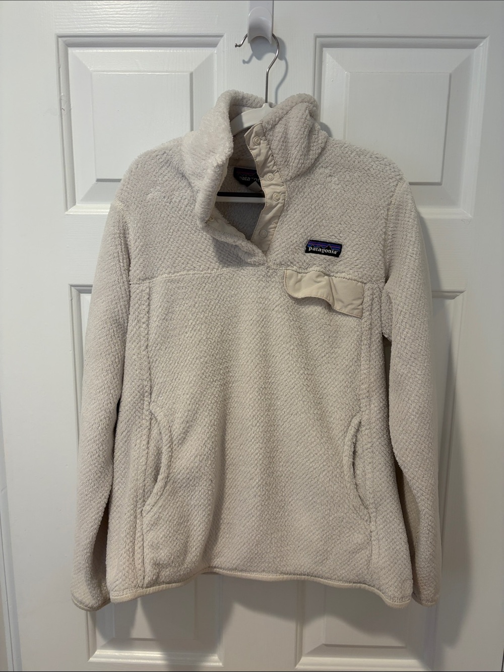 Girls cream color Patagonia pullover size M